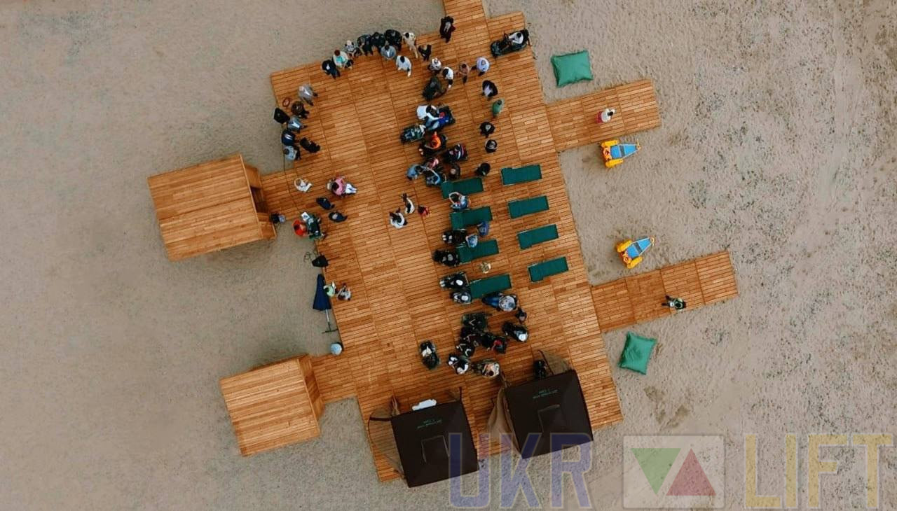 Современная комплексная адаптация пляжа для МГН | УКРЛИФТ-СЕРВИС