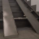 Износостойкий откидной пандус в подъезде жилого дома | УКРЛИФТ-СЕРВИС