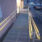 Надежный пандус стационарный металлический для МГН | УКРЛИФТ-СЕРВИС