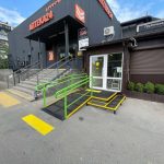 Качественный стационарный пандус для МГН для входной группы | УКРЛИФТ-СЕРВИС