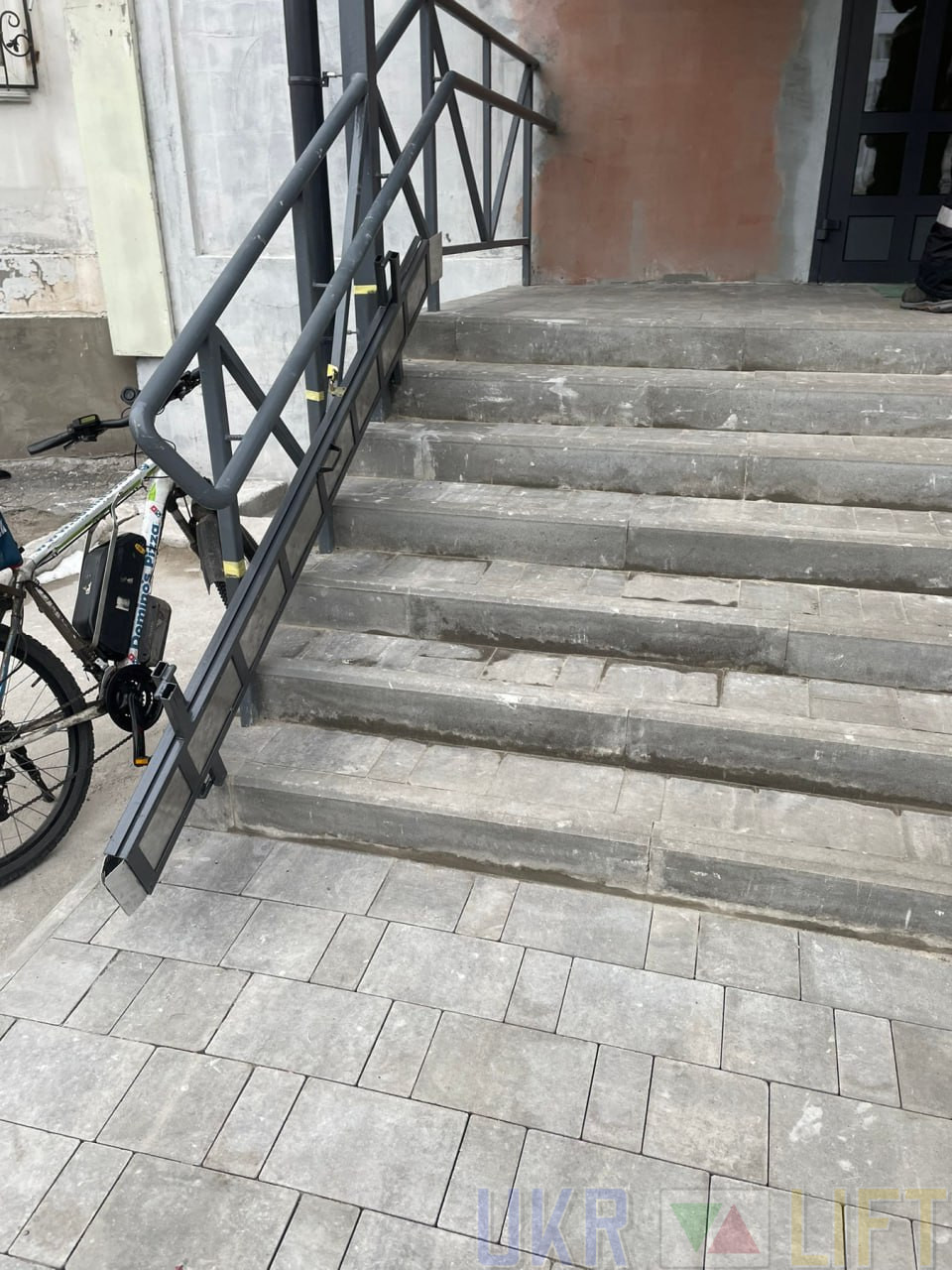 Високоякісний пандус металевий відкидний для інвалідних та дитячих візків легкий | УКРЛІФТ-СЕРВІС