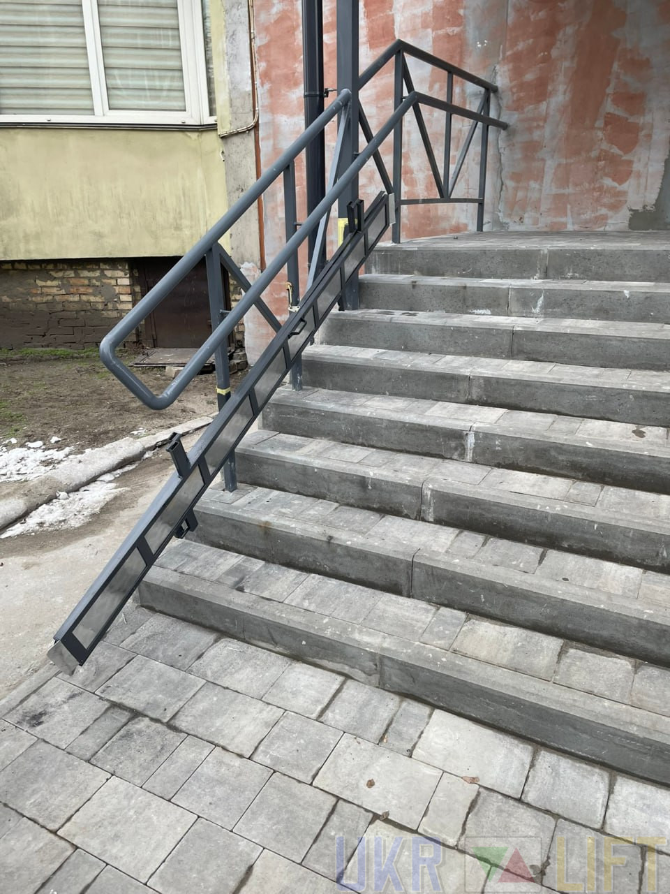 Якісний пандус металевий відкидний для інвалідних та дитячих візків легкий | УКРЛІФТ-СЕРВІС