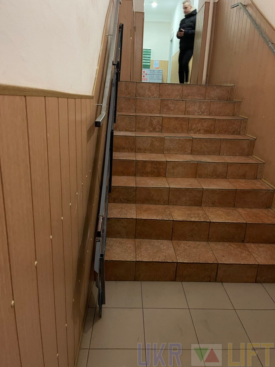 Міцний відкидний пандус для маломобільних груп населення | УКРЛІФТ-СЕРВІС
