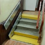 Стійкий пандус відкидний в під'їзд для дитячих колясок та інвалідних візків | УКРЛІФТ-СЕРВІС