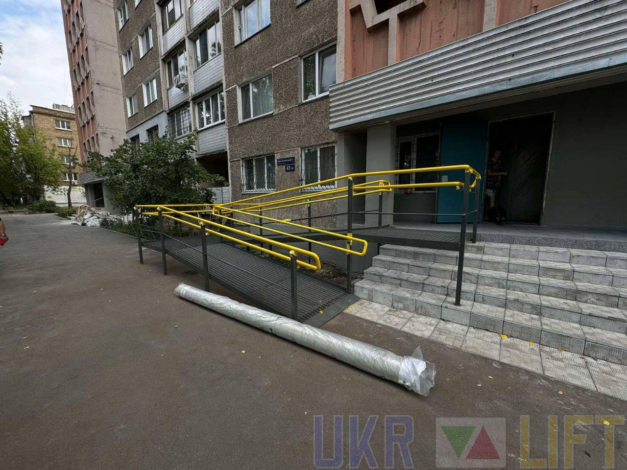 Стійкий стаціонарний пандус із металу на замовлення | УКРЛІФТ-СЕРВІС