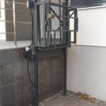 Якісний вертикальний підйомник встановлений для людей з інклюзивністю | УКРЛІФТ-СЕРВІС