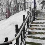 Похилий підйомник зі складною траєкторією на замовлення встановлений в людному парку | УКРЛІФТ-СЕРВІС