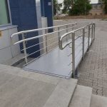Зносостійкий стаціонарний металевий пандус для інвалідів від виробника | УКРЛІФТ-СЕРВІС