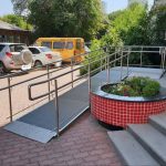 Якісний стаціонарний пандус для людей з інвалідністю згідно з нормами ДБН | УКРЛІФТ-СЕРВІС