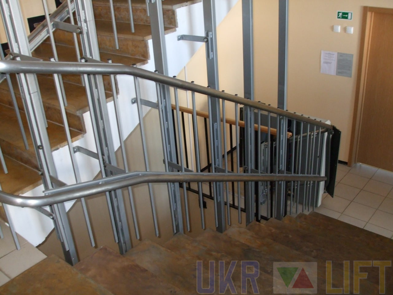 Надійний підйомник для інвалідів криволінійний | УКРЛІФТ-СЕРВІС